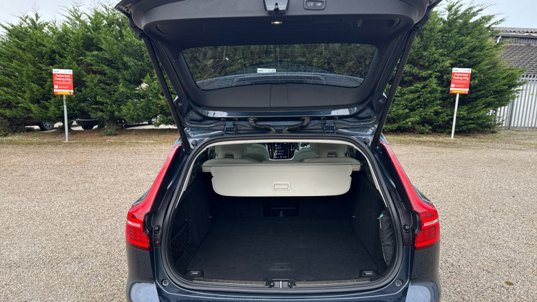 Volvo V60 2.0 B5P Cross Country 5dr AWD Auto Petrol Estate